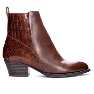 Chinese Laundry Cicily Brown Boots, NWT, size 8